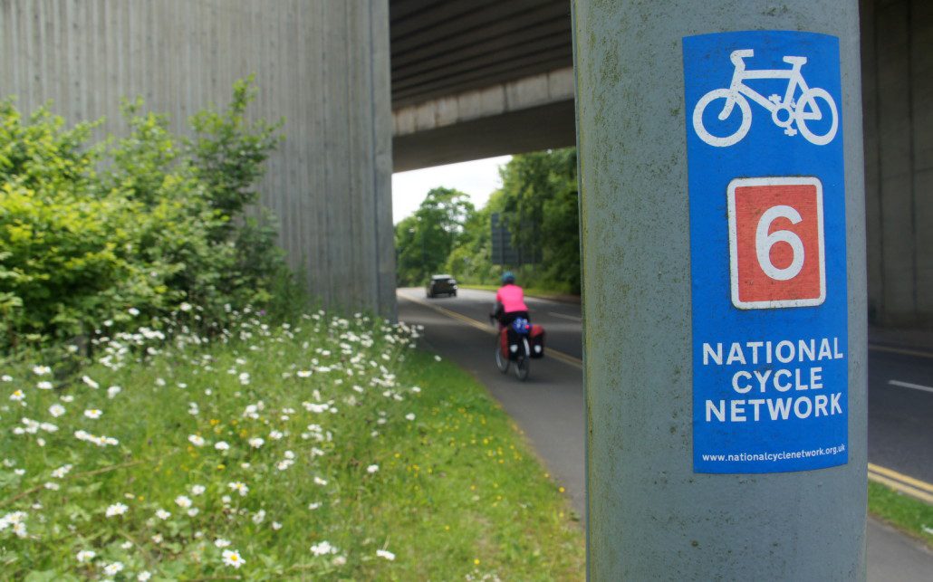 The National Cycling Network is a mix of narrow country roads, dirt paths, and canal walkways that cross England. Follow the signs for a good ride!