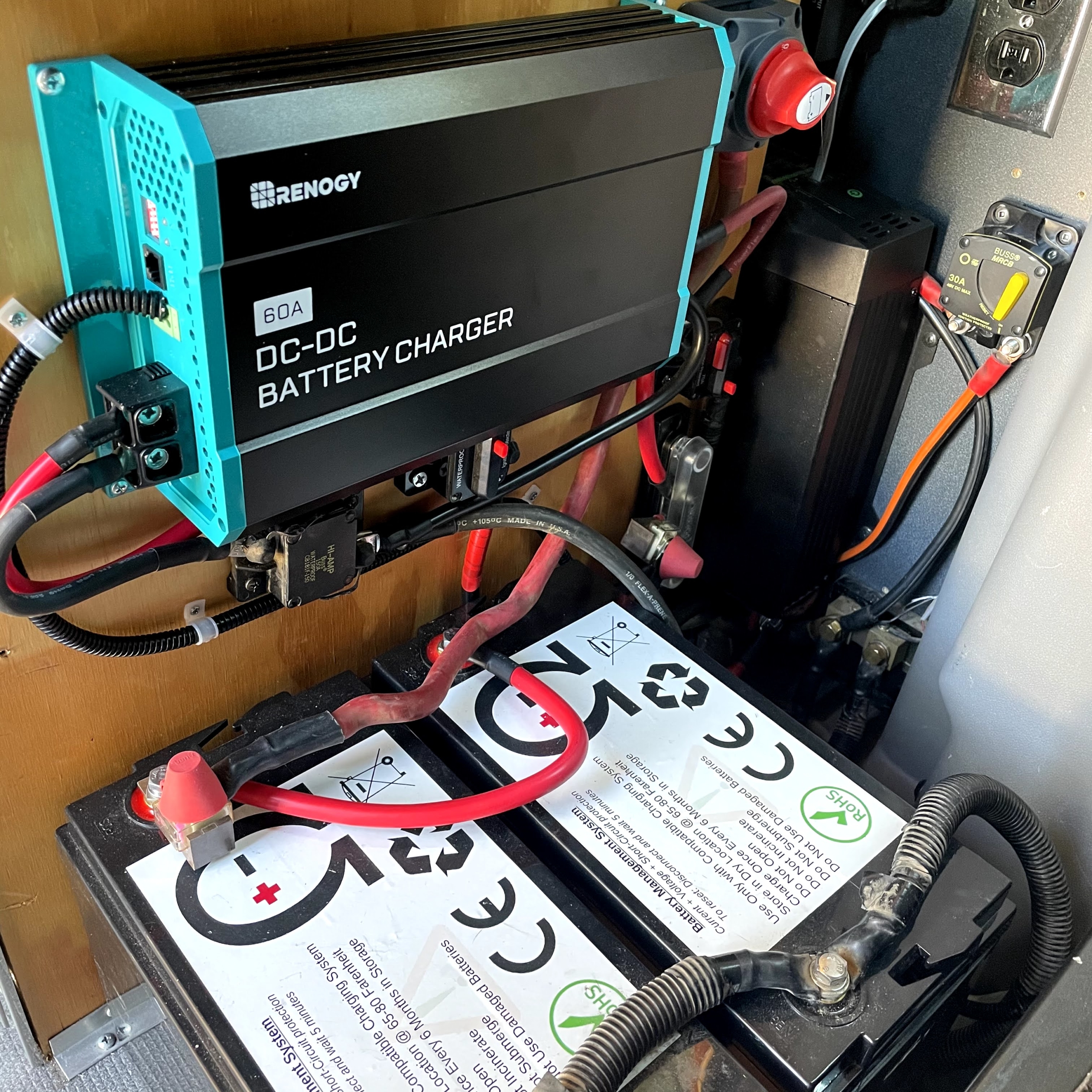 Run a Microwave in Your Car/Van/RV Using a 12V Battery 